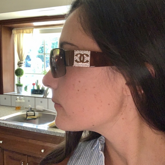 Chanel Sunglasses with rhinestones - Picture 8 of 8